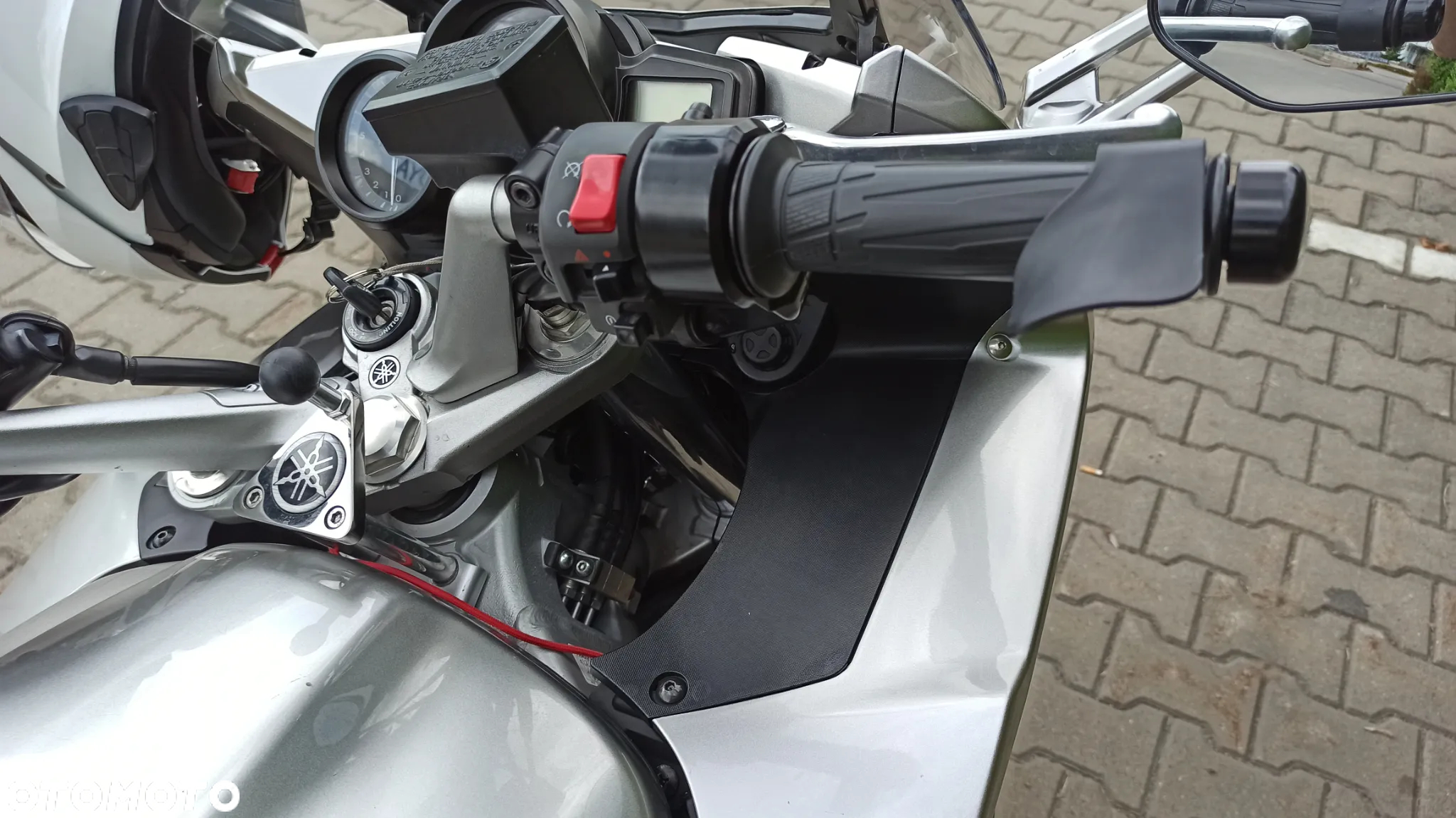 Yamaha FJR - 13