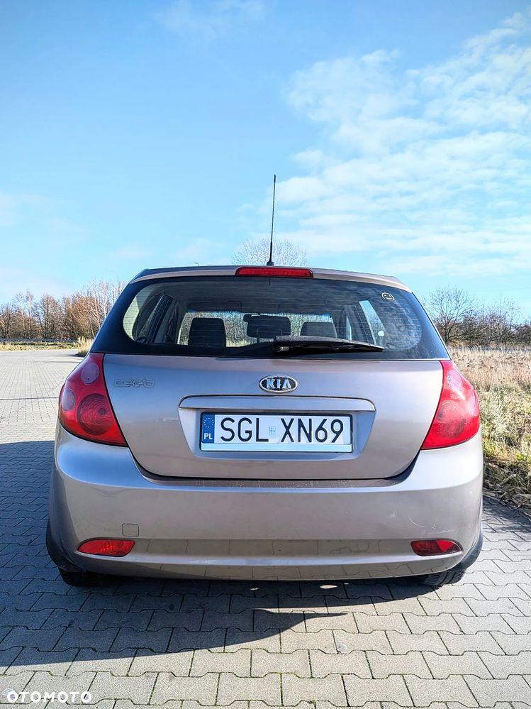 Kia Ceed - 6