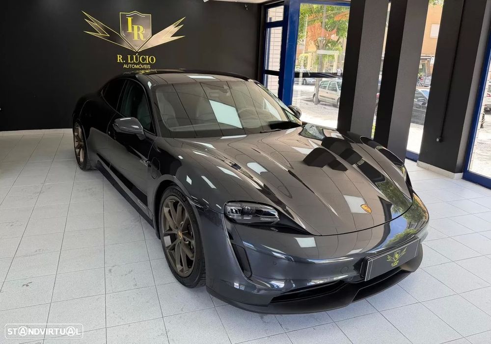 Porsche Taycan - 6