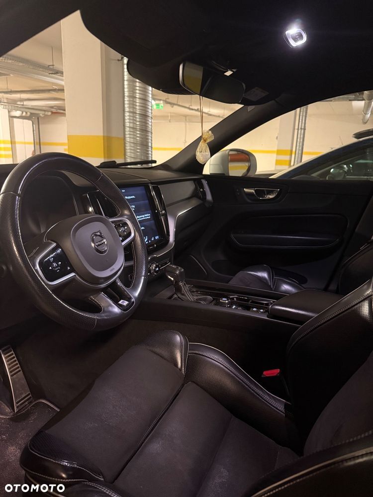 Volvo XC 60 T5 R-Design - 6