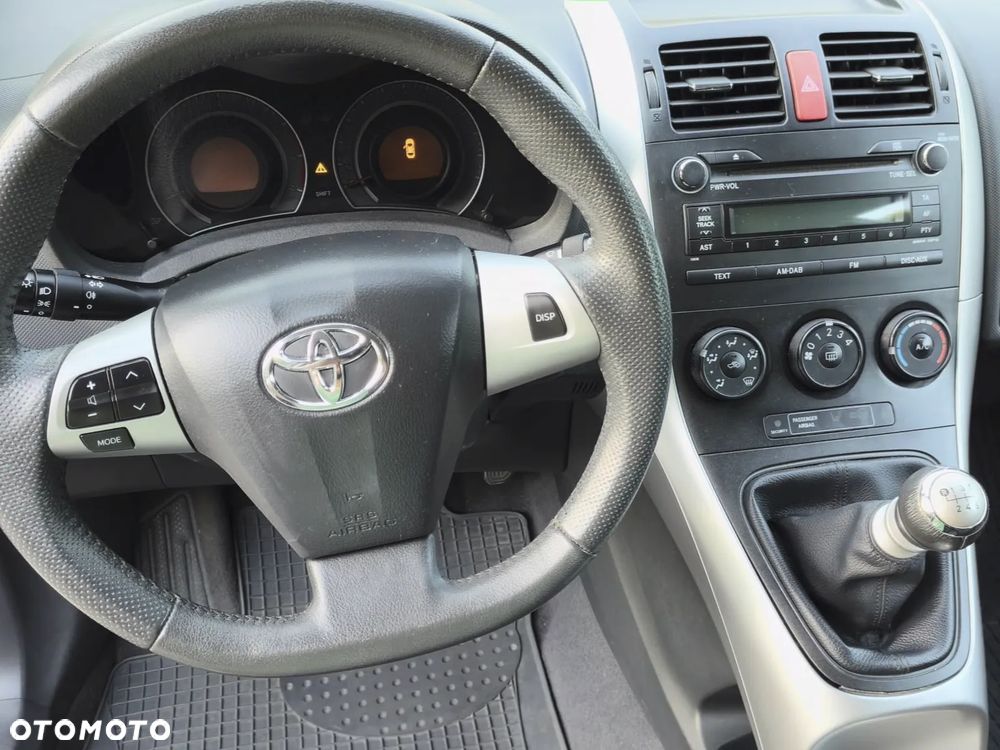 Toyota Auris - 12