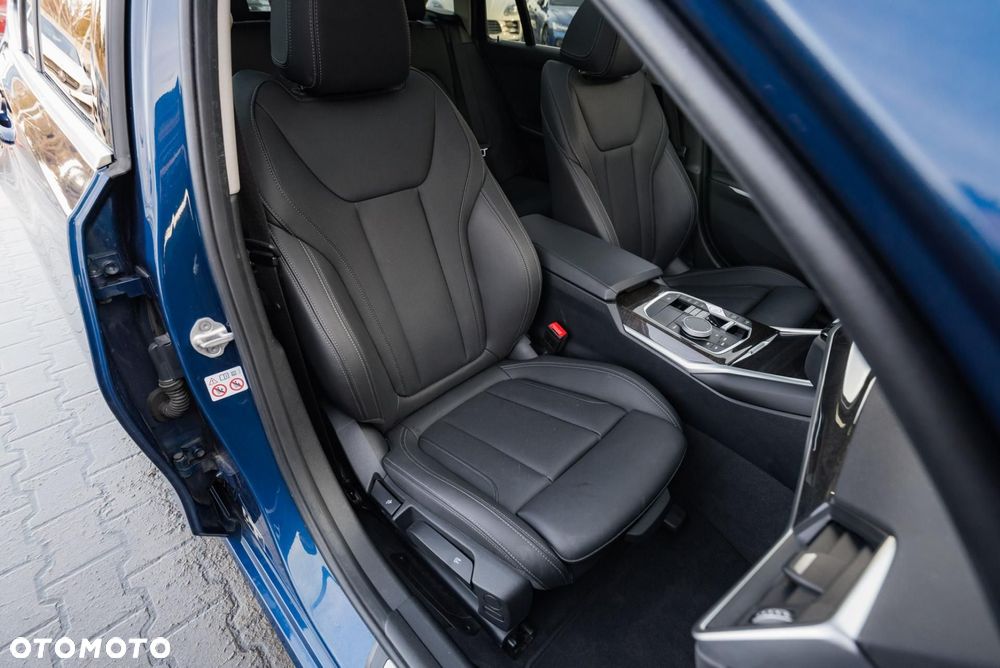 BMW Seria 3 320d xDrive - 16