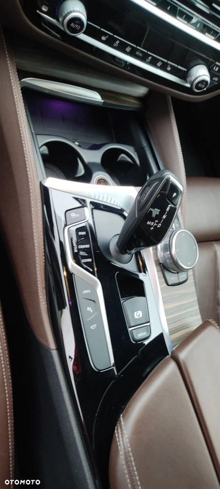 BMW Seria 5 530e iPerformance Luxury Line sport - 28