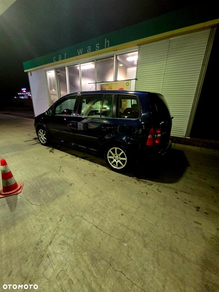 Volkswagen Touran 1.6 FSI Trendline - 7