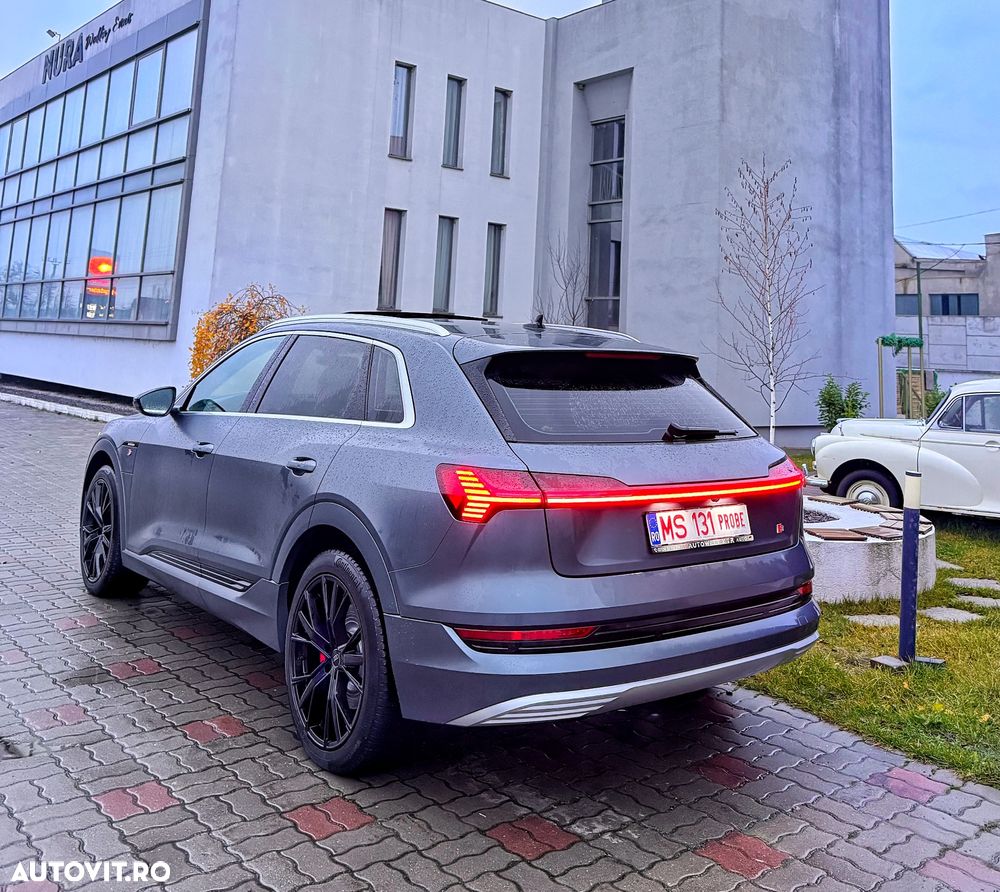Audi e-tron - 4
