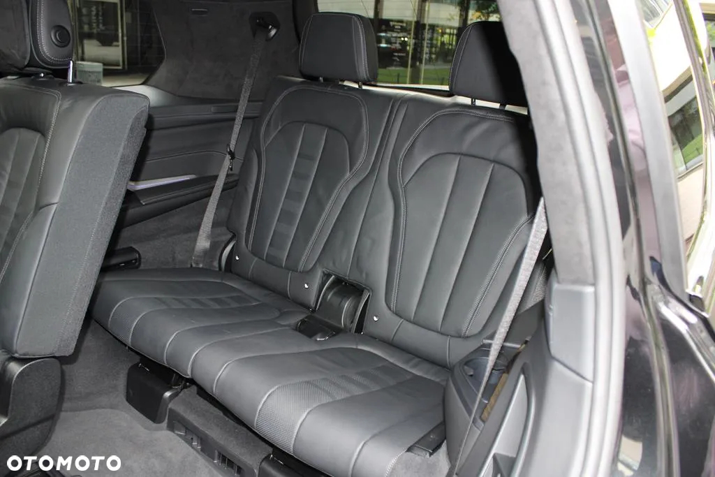 BMW X7 xDrive40d mHEV - 11