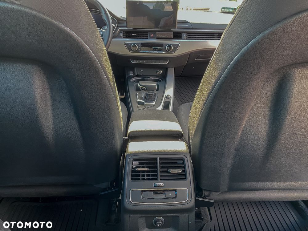 Audi A4 Limousine - 16