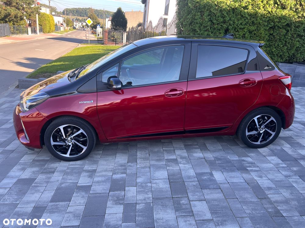 Toyota Yaris Hybrid 100 Selection - 10