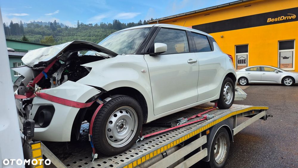 Suzuki Swift 1.2 Dualjet SHVS Premium Plus - 8