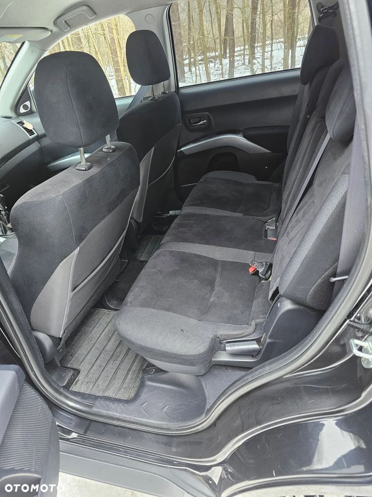 Mitsubishi Outlander 2.0 DID Intense + SE - 27