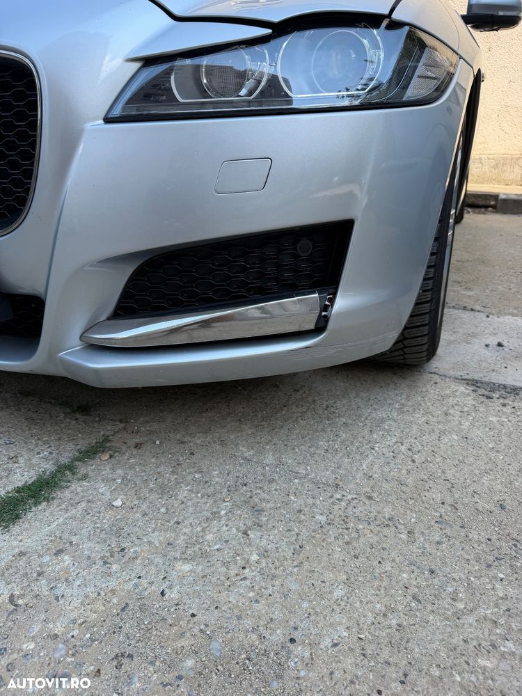 Jaguar XF 20d RWD Portfolio - 7