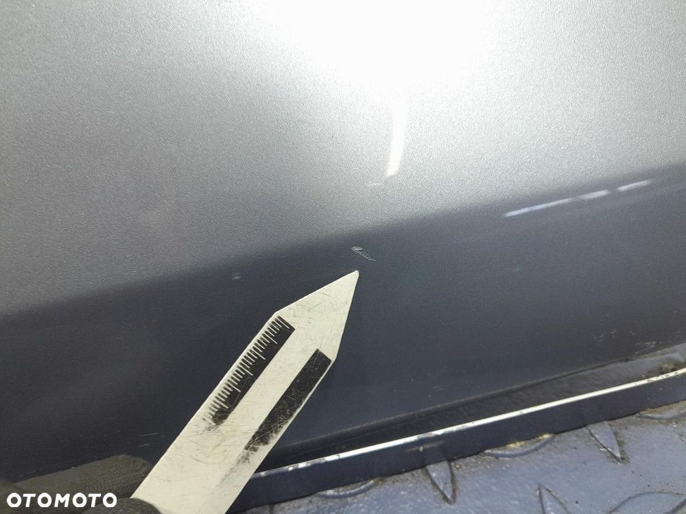 BMW 1 E87 DRZWI TYŁ TYLNE PRAWE A18 - 3