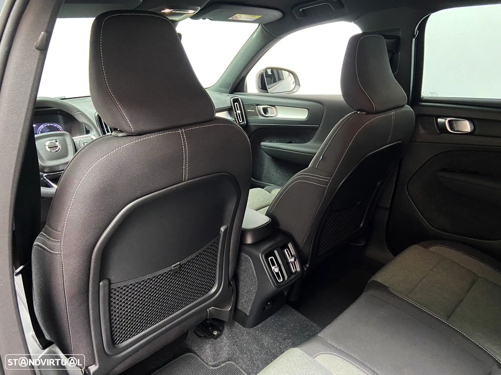 Volvo XC 40 1.5 T2 Plus Dark Auto - 11