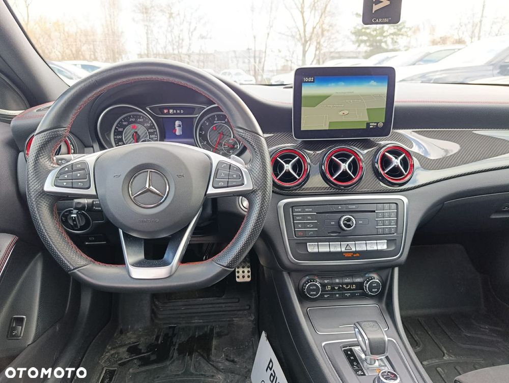 Mercedes-Benz GLA AMG 45 4Matic AMG Speedshift 7G-DCT - 28