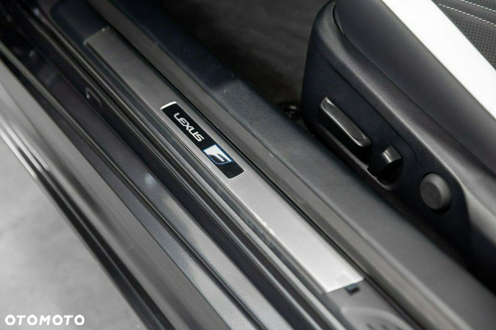 Lexus RC - 33