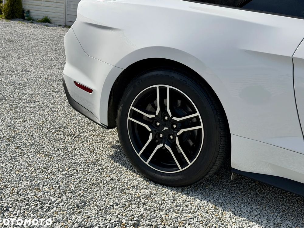 Ford Mustang Cabrio 2.3 Eco Boost - 31
