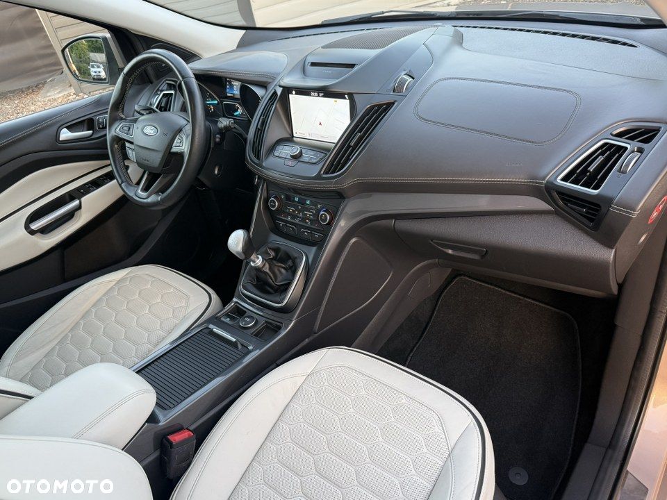 Ford Kuga Vignale 2.0 TDCi AWD - 28