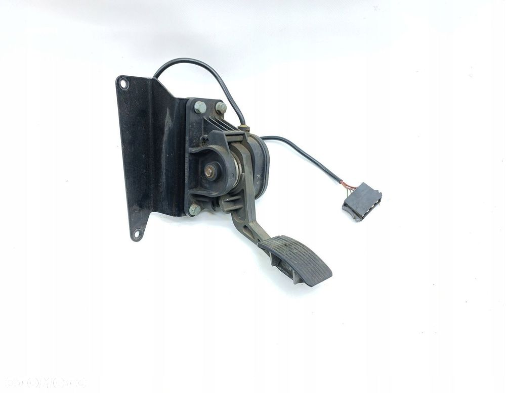 POTENCJOMETR GAZU MERCEDES 814 817 A0002900201 - 1