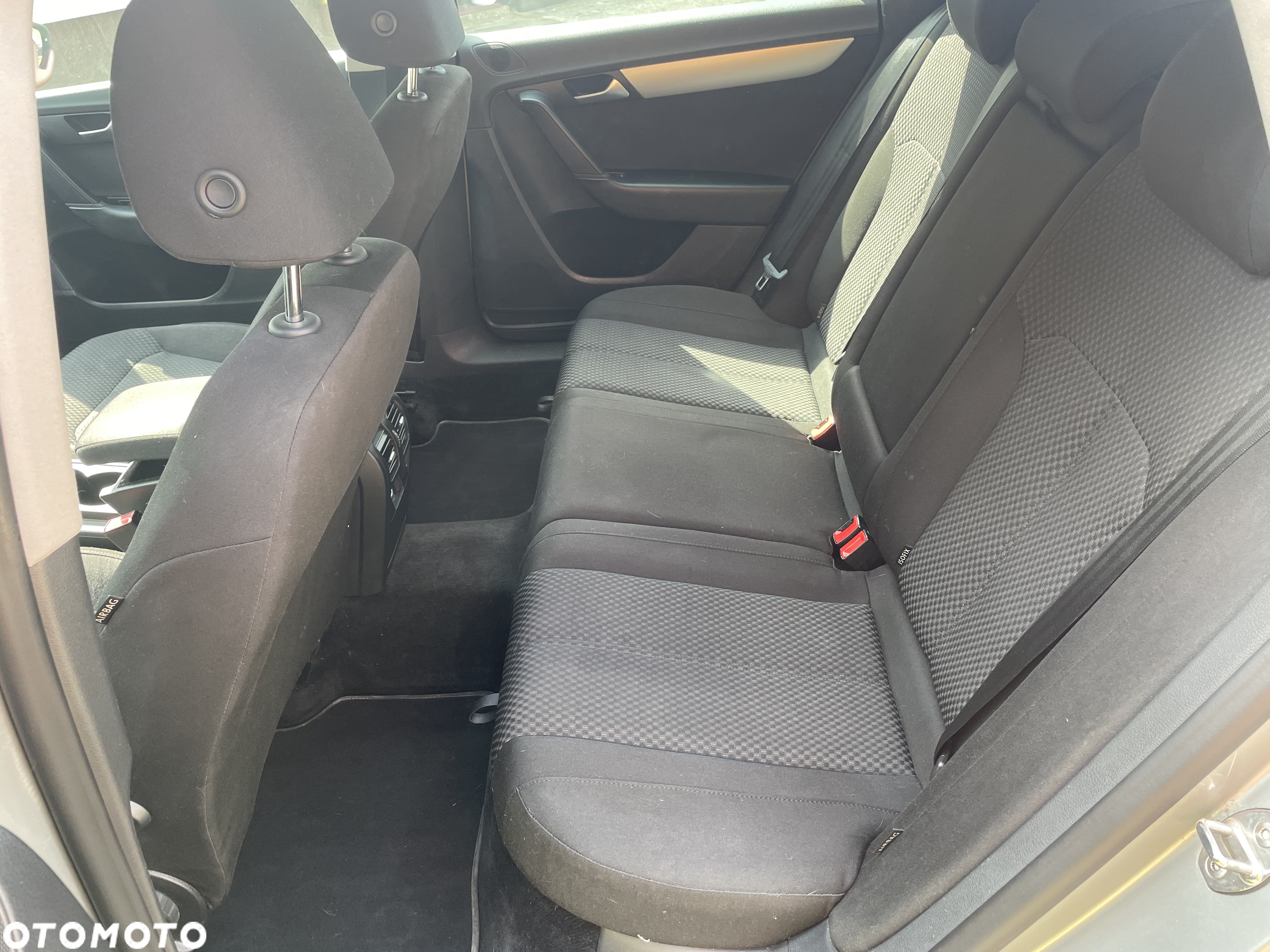Volkswagen Passat - 23