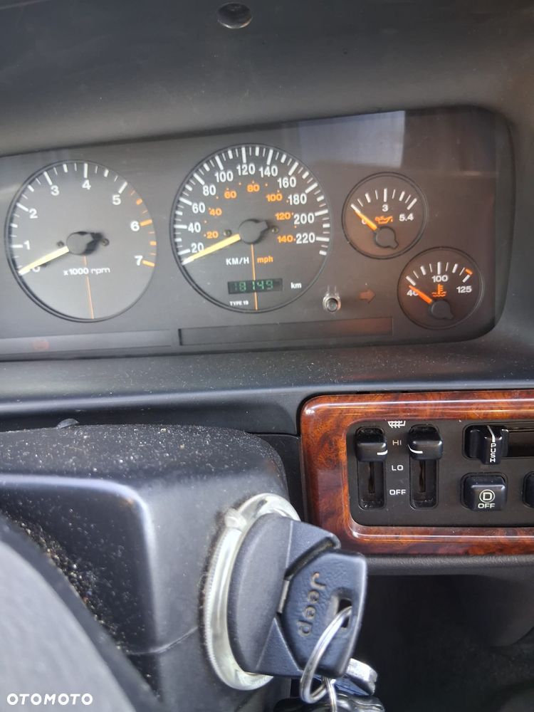 Jeep Grand Cherokee - 9