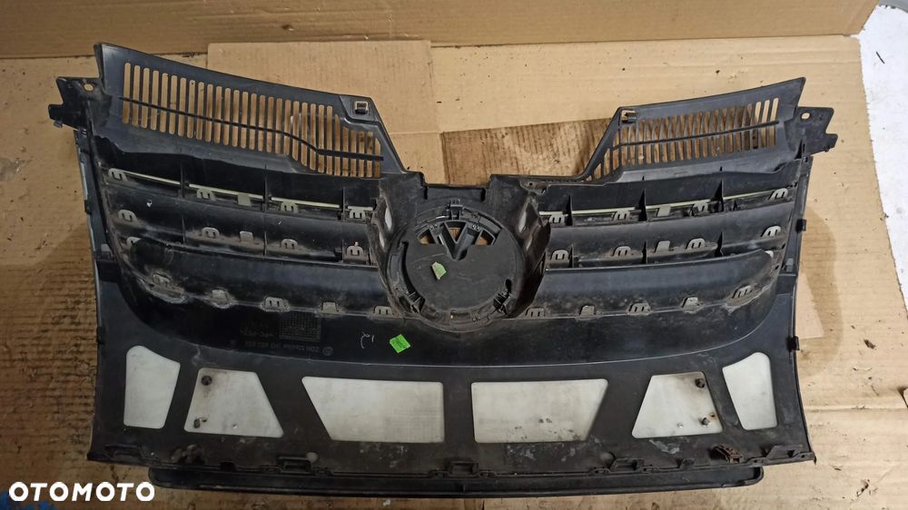 # GRILL ATRAPA VW GOLF V / JETTA nr 1K5853653 - 2