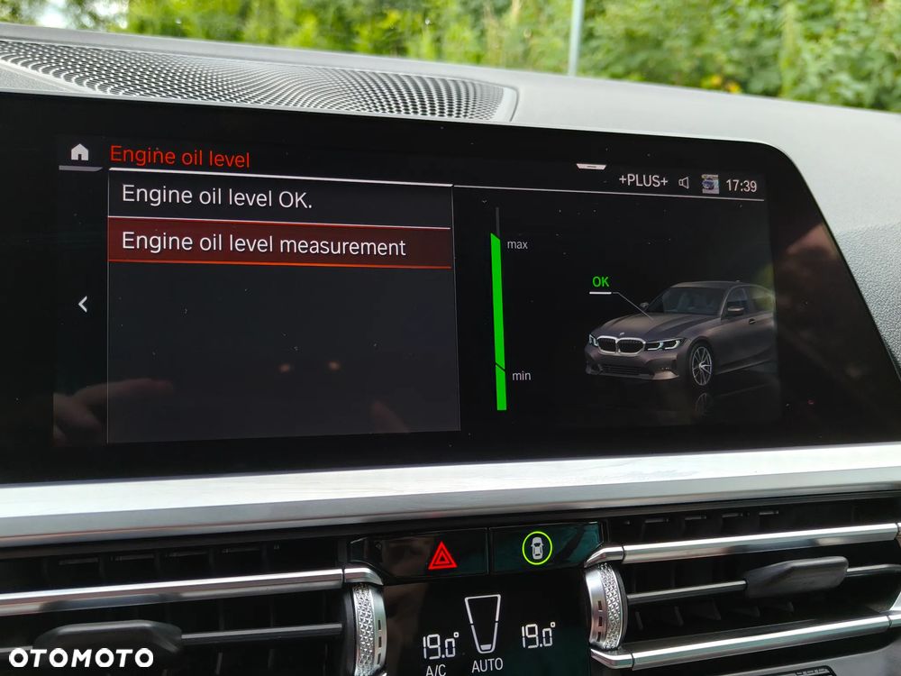 BMW Seria 3 320d xDrive - 31
