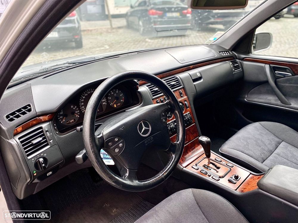Mercedes-Benz E 220 - 15