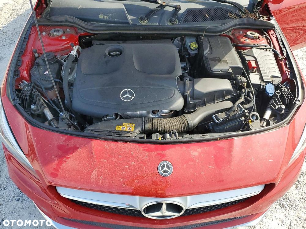 Mercedes-Benz CLA 250 4Matic 7G-DCT - 10