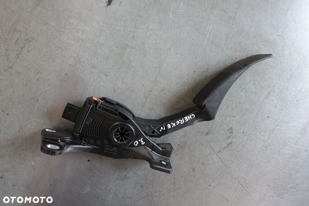 POTENCJOMETR GAZU CHEROKEE WK2 3.0 CRD 14r. 52124785AE - 1