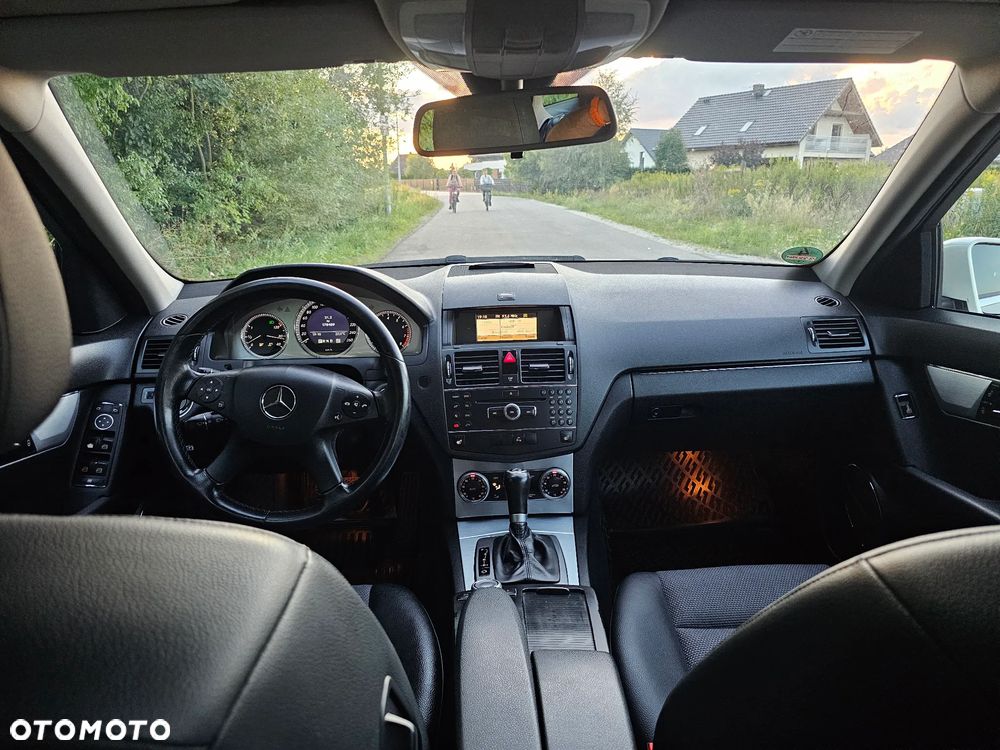 Mercedes-Benz Klasa C 200 7G-TRONIC Avantgarde Edition - 20