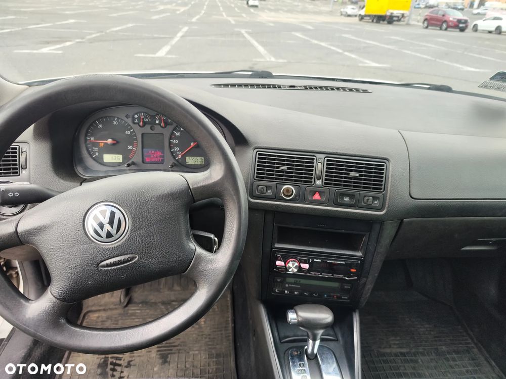 Volkswagen Golf 1.9 TDI Highline - 6