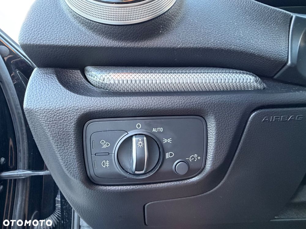 Audi A3 Sportback 30 TDI S tronic design - 25