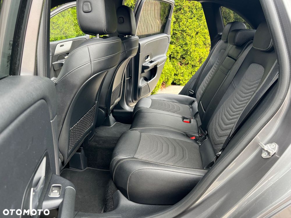 Mercedes-Benz Klasa B 180 7G-DCT Edition 19 - 33