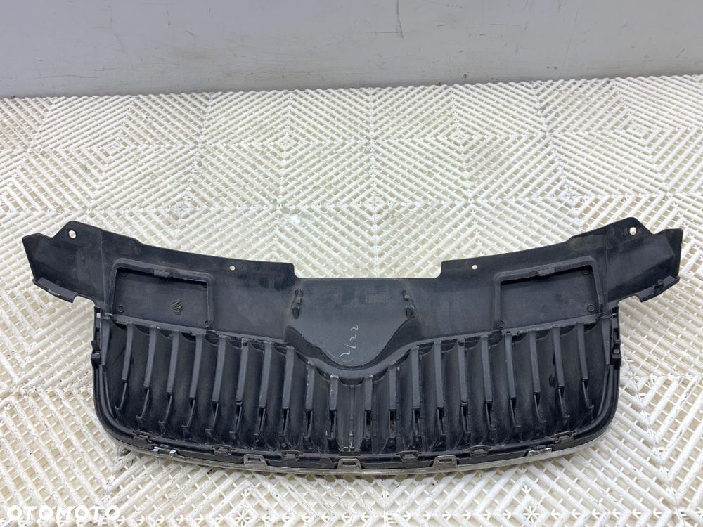 ATRAPA GRILL  SKODA FABIA II Combi (545) 2007 - 2014 1.4 63 kW [86 KM] benzyna 2007 - 2014 5J0853124 - 4