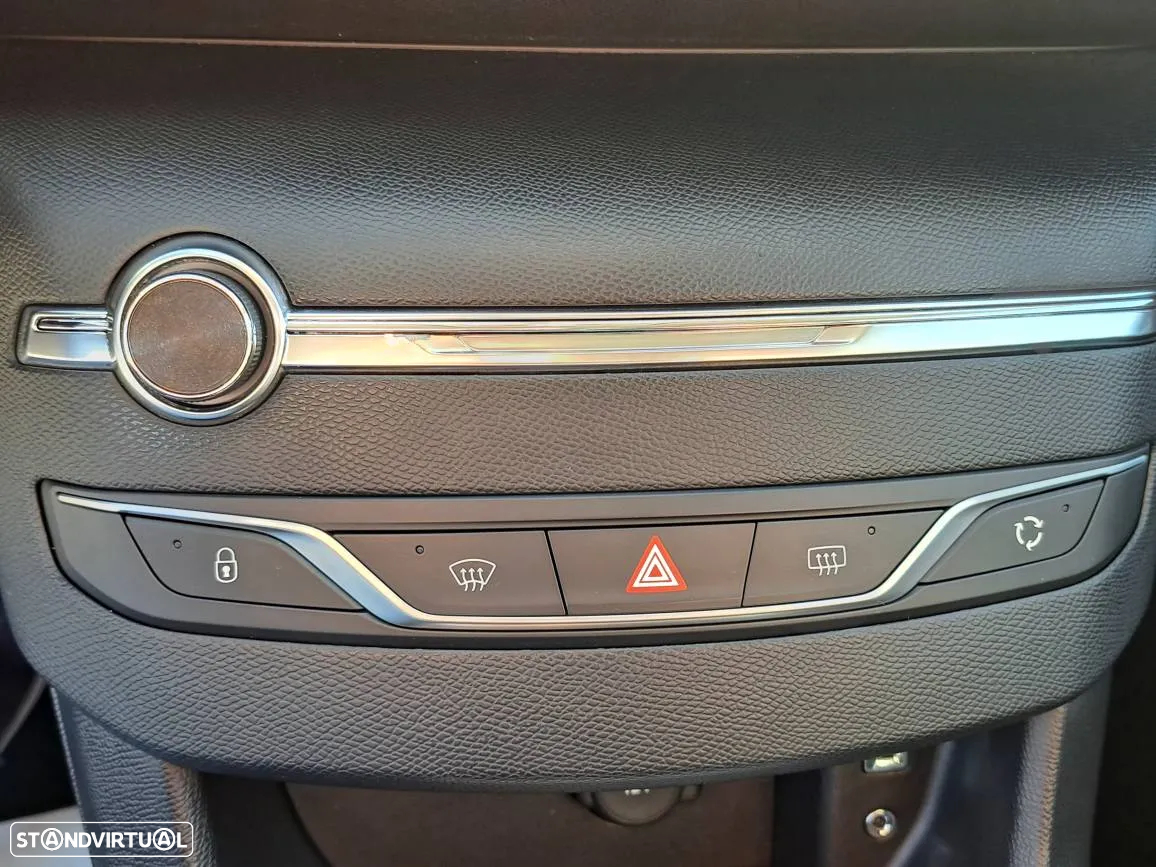 Peugeot 308 SW 1.6 BlueHDi Style - 43
