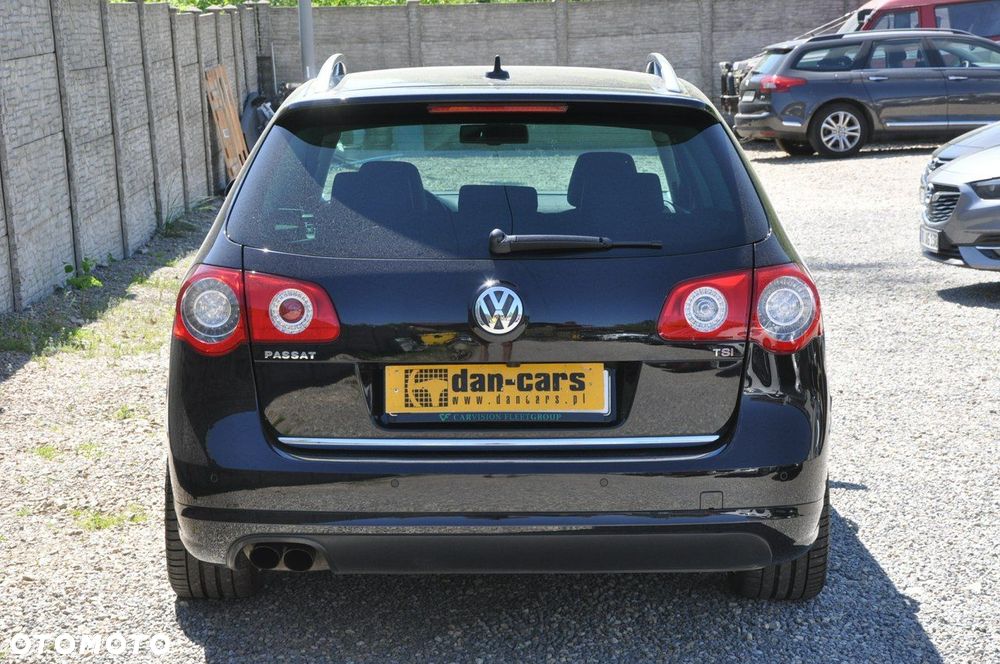 Volkswagen Passat - 4