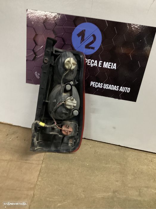 Farolim traseiro esquerdo Hyundai matrix de 2005 - 2