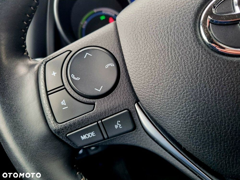 Toyota Auris Hybrid 135 Prestige - 16