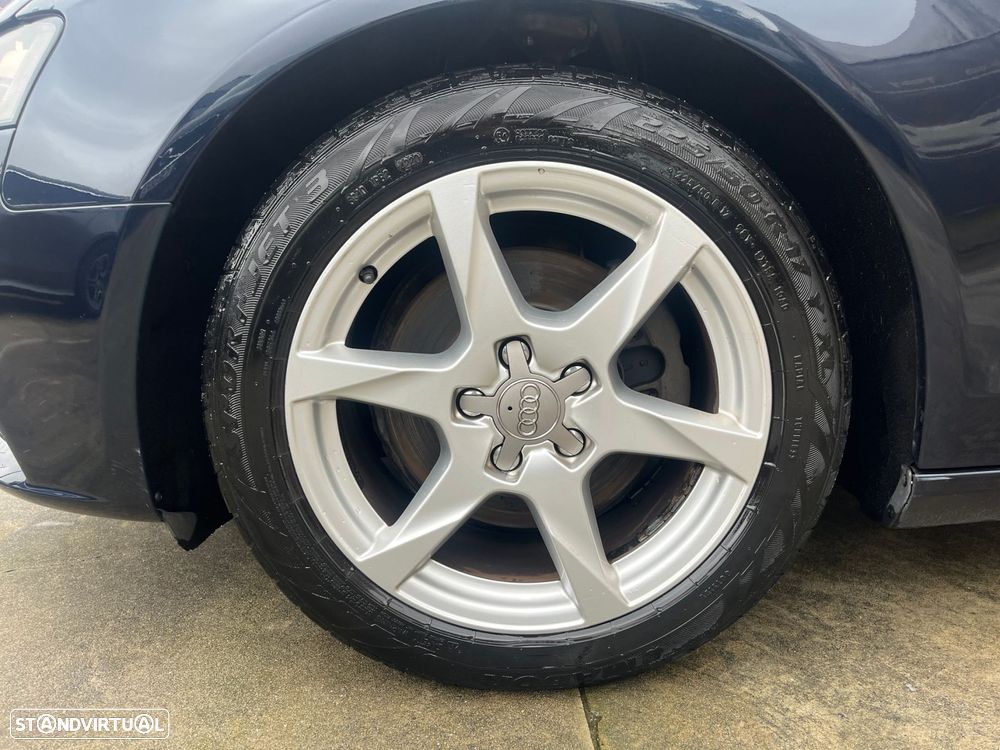 Audi A4 Avant 2.0 TDI Business Line Sport - 12