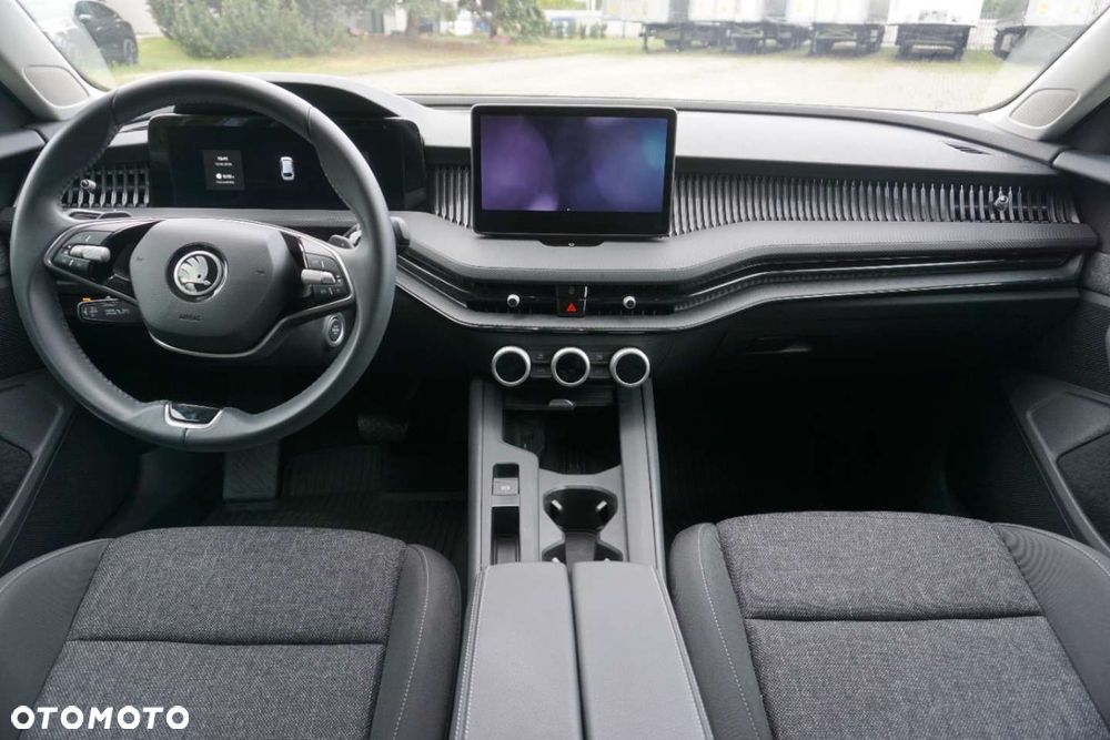 Skoda Superb 2.0 TDI SCR Essence DSG - 18
