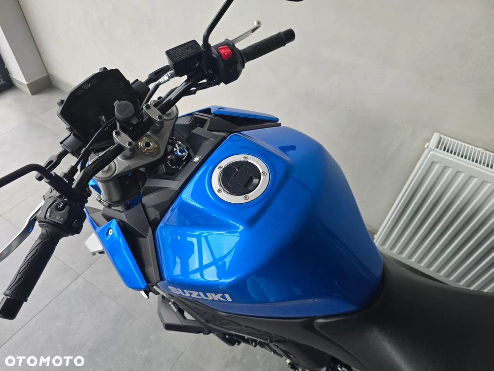 Suzuki GSX - 25
