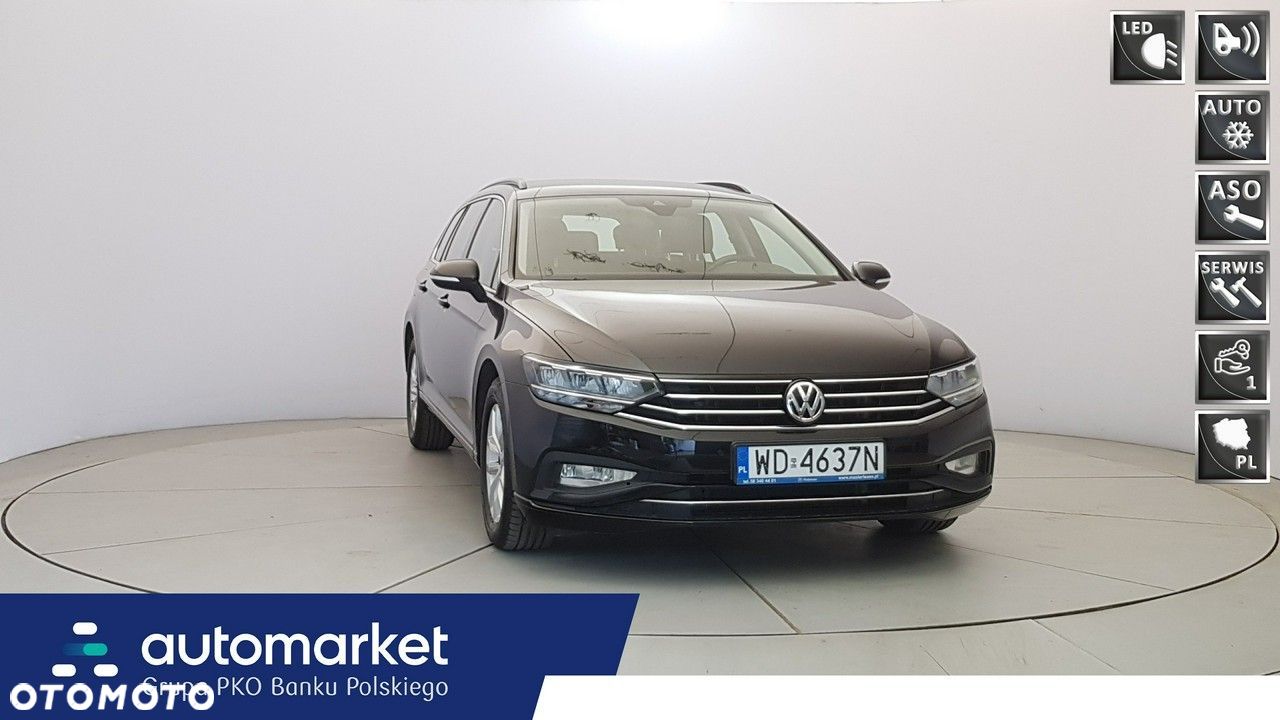 Volkswagen Passat - 1