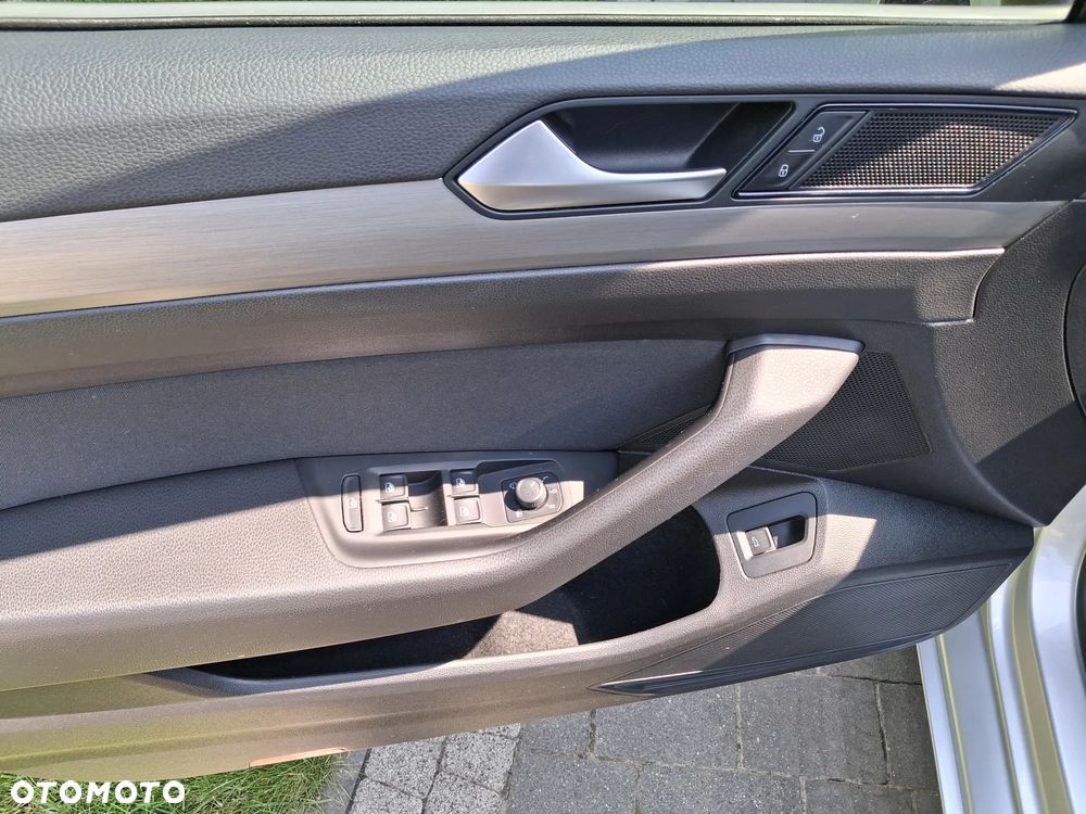 Volkswagen Passat 2.0 TDI EVO Business - 27