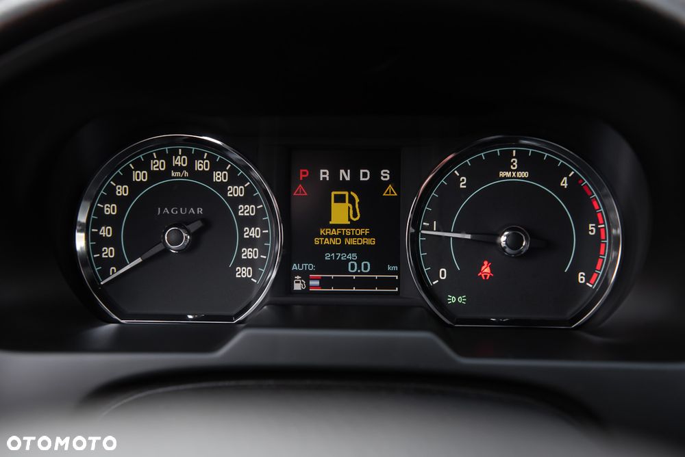 Jaguar XF 2.2 - 21