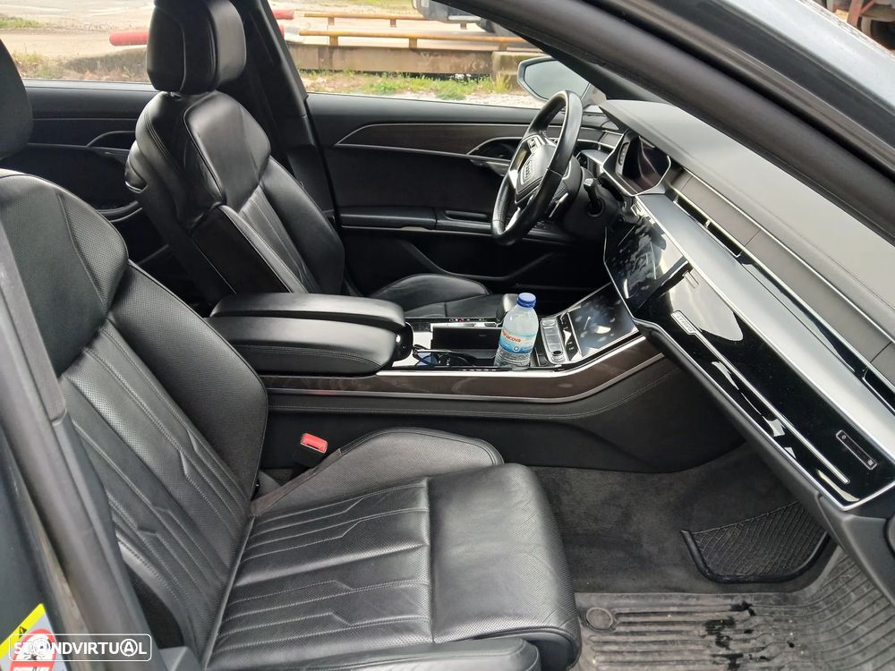Audi A8 - 4