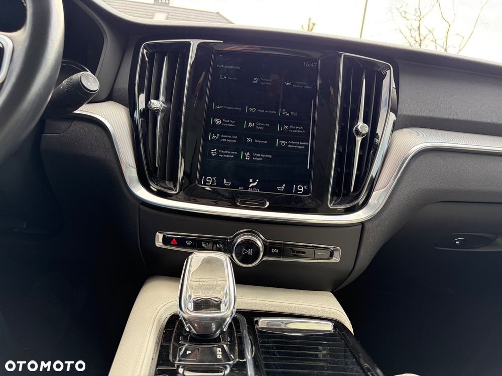 Volvo V60 T6 AWD Recharge Geartronic Inscription - 18