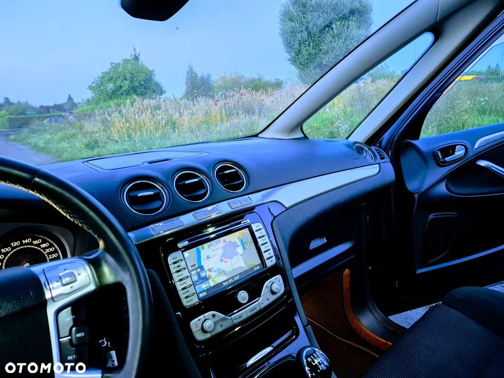 Ford S-Max 2011 photo 4