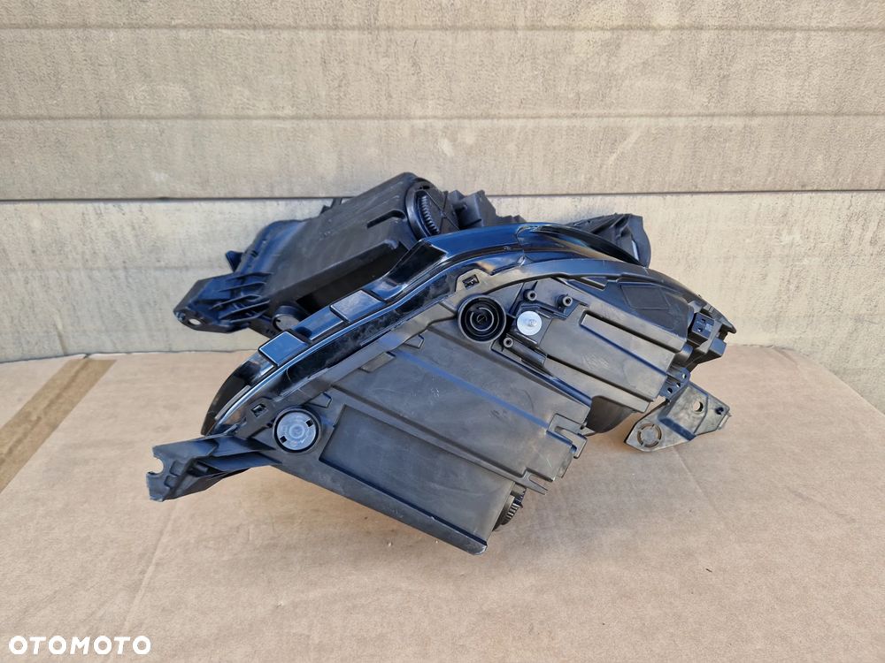 OPEL CORSA F LAMPA REFLEKTOR PRAWA LEWA PRZÓD PRZEDNIA 39162649 - 9