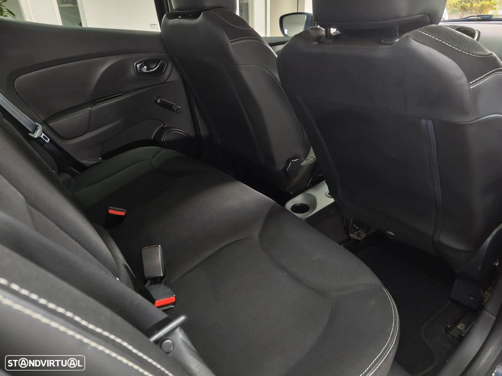 Renault Clio - 11
