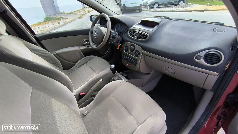 Renault Clio 1.2 16V Confort Privilège - 22